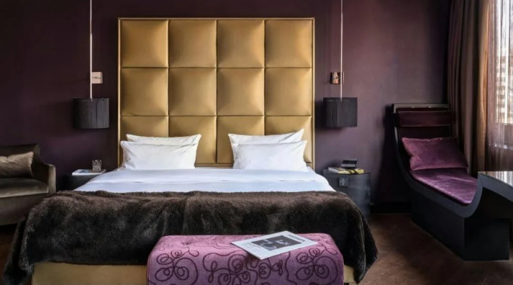 Deluxe, Guest Room, One King, City View at Roomers Frankfurt Central Autograph Collection