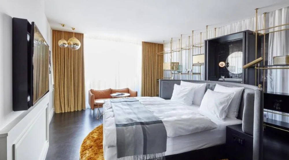 Deluxe Suite, One King, Balcony at Roomers Munich Autograph Collection