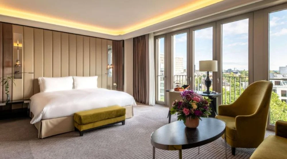 Junior Suite with King Bed at Sofitel Frankfurt Opera