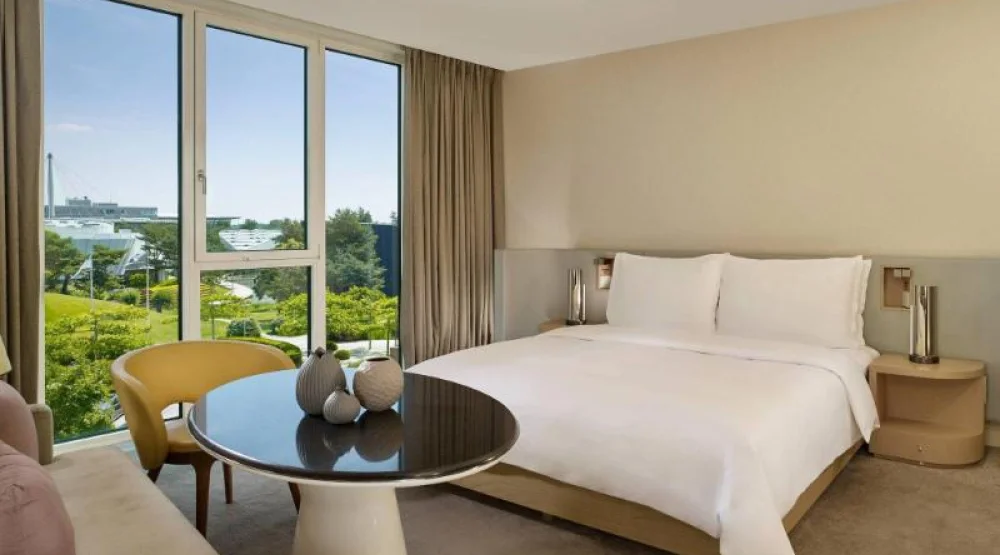 Guest Room, One King at The Ritz-Carlton Wolfsburg