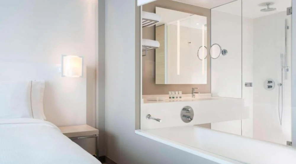 Classic Atrium, Guest Room, One King at The Westin Hamburg Elbphilharmonie