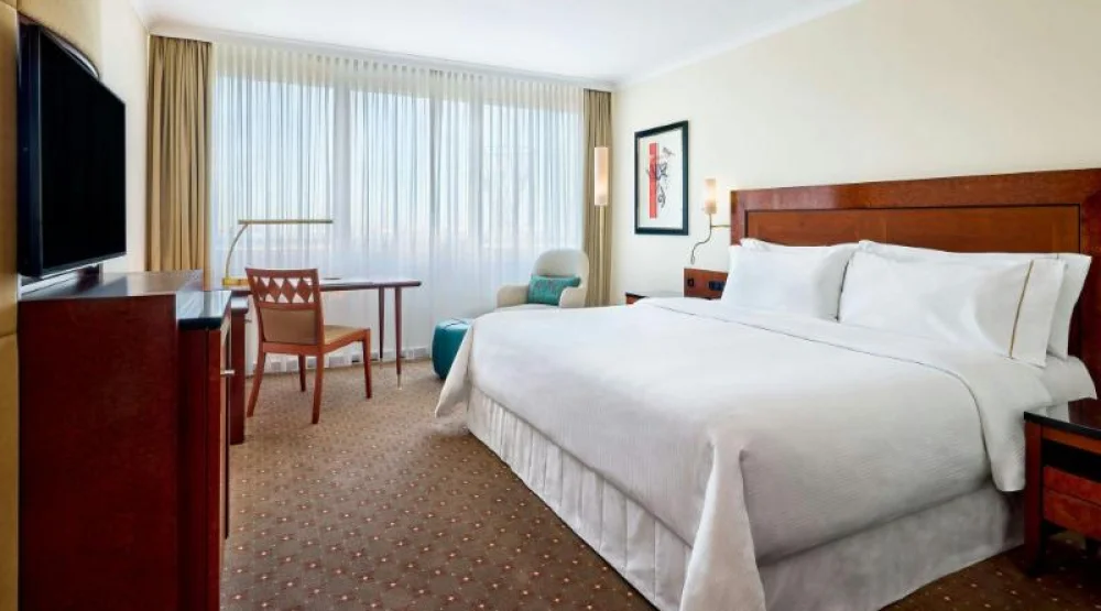 Deluxe Room, Guest Room, One King at The Westin Grand Munich
