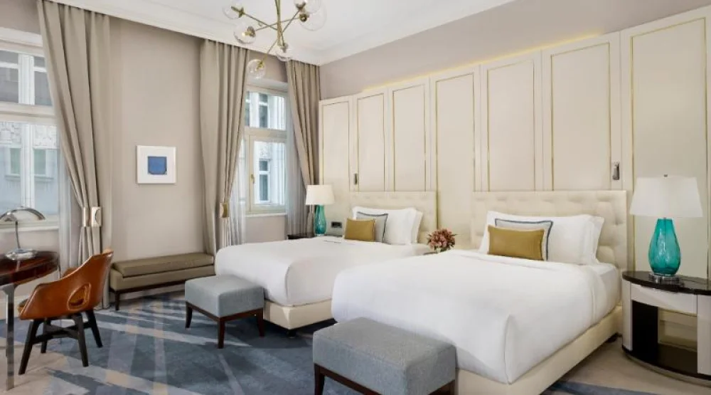 Deluxe Twin Room at Al Habtoor Palace Budapest