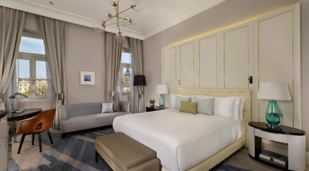 Club King Room at Al Habtoor Palace Budapest