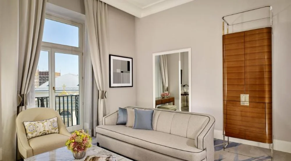 Club Suite at Al Habtoor Palace Budapest