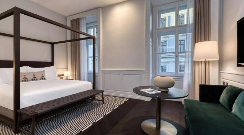 Heritage Superior Room, Guest Room, One King, Street View at Dorothea Hotel Budapest Autograph Collection