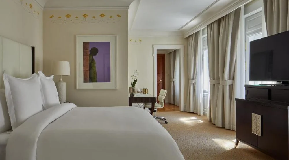 Gresham Room with One King Bed at Four Seasons Gresham Palace