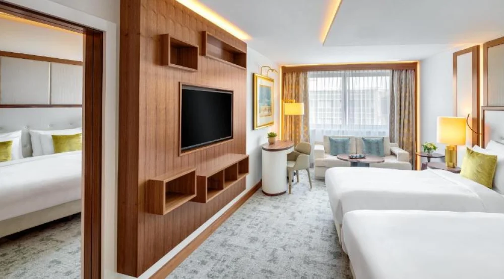 Corvinus Fashion Street View Twin Room at Kempinski Hotel Corvinus Budapest