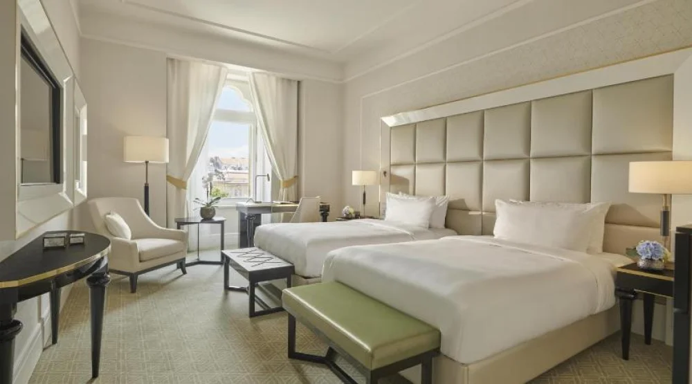 Deluxe Twin Room with City View at Parisi Udvar Hotel Budapest