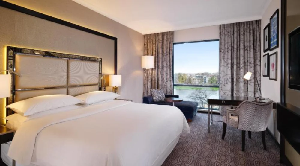 Grand Deluxe, Guest Room, One King, Wawel Or Vistula View at Sheraton Grand Krakow