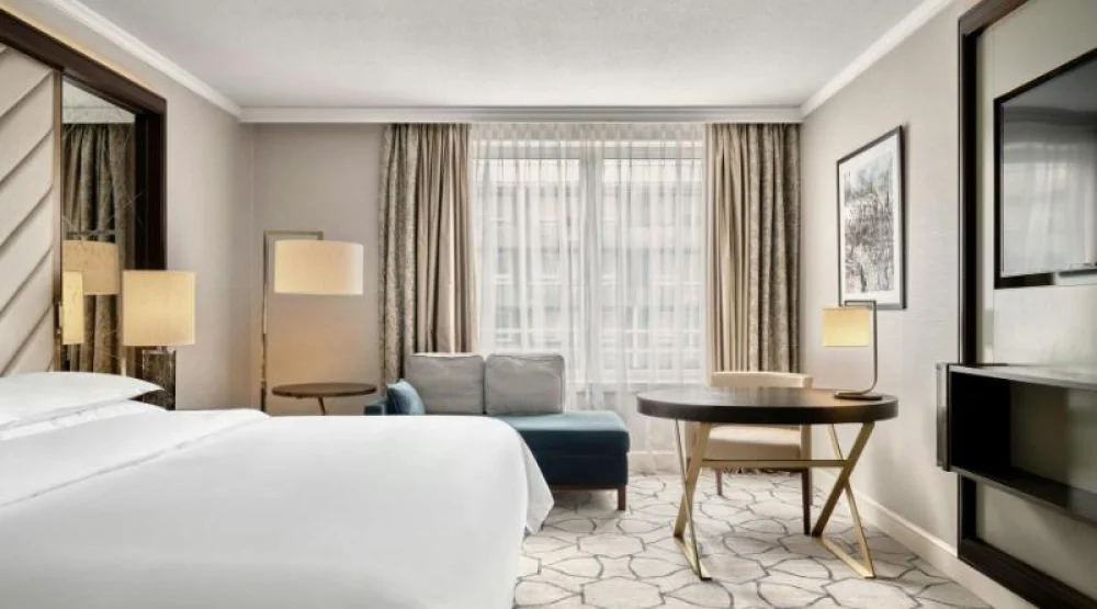 Classic, Guest Room, One King at Sheraton Grand Warsaw