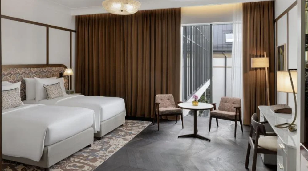 Modern Grand Twin, Guest Room, Two Twin, Courtyard View at Stradom House Autograph Collection