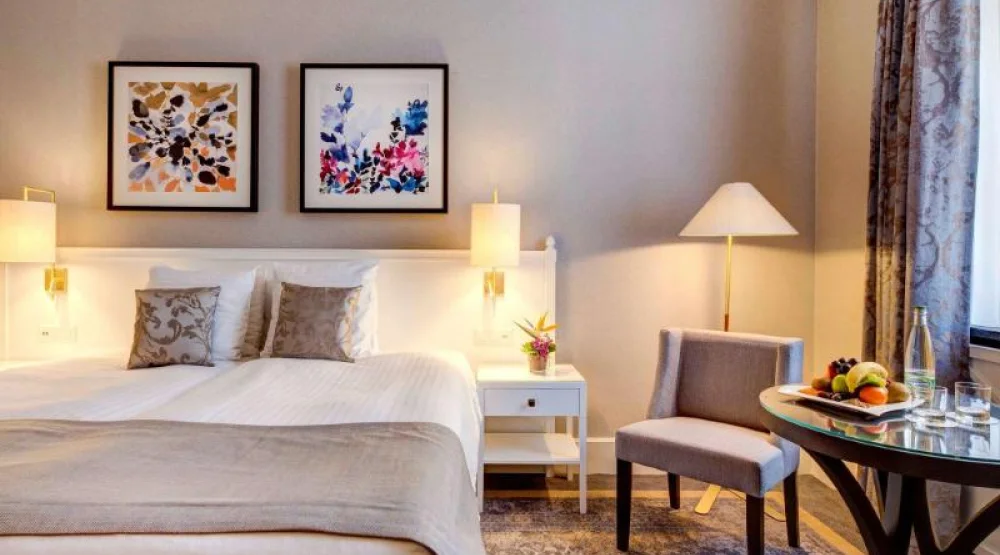 Fairmont City View Queen - 20sm, 215sf at Fairmont Le Montreux Palace