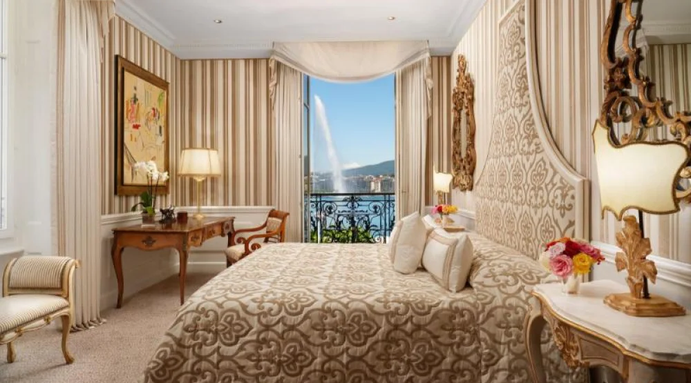 Bellevue Suite with Lake View at Hotel D'angleterre Geneva