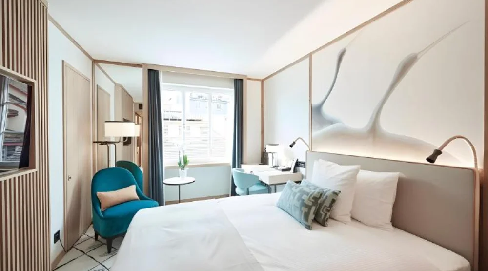 City Queen Room at Storchen Zurich Lifestyle Boutique Hotel