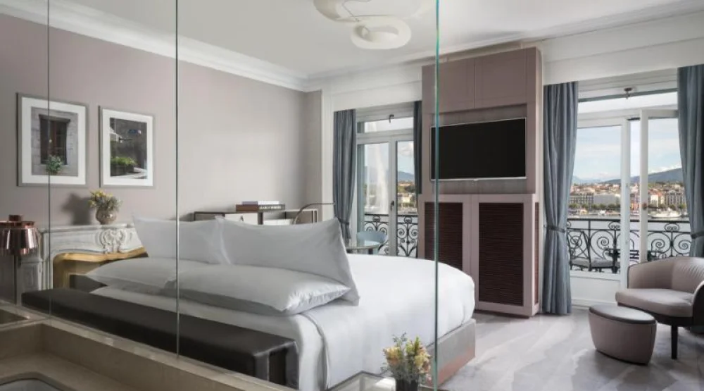 Premium Lakefront Room, Guest Room, One King, Lakefront at The Ritz-Carlton Hotel de la Paix Geneva