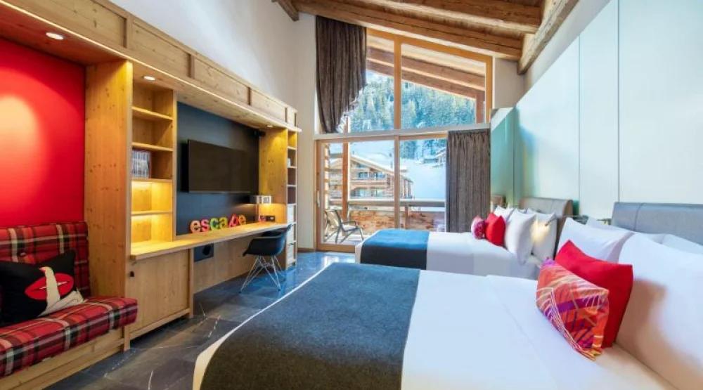 Mega Twin, Guest Room, Two Double, Balcony, Fireplace at W Verbier