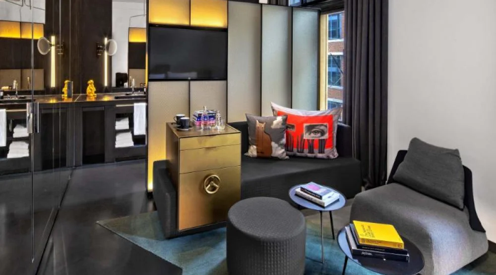 Superior Suite Bank, Suite, One King at W Amsterdam