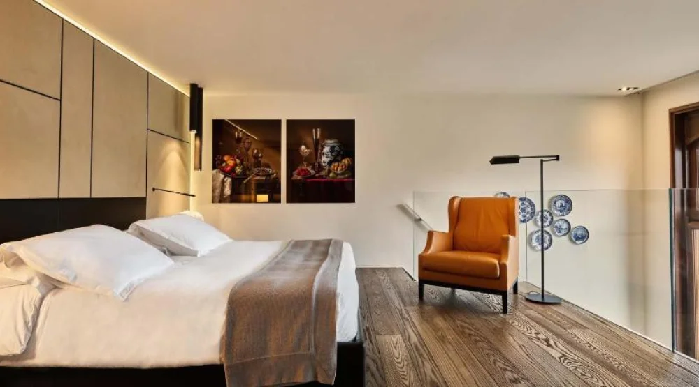 Deluxe Suite at Conservatorium Hotel