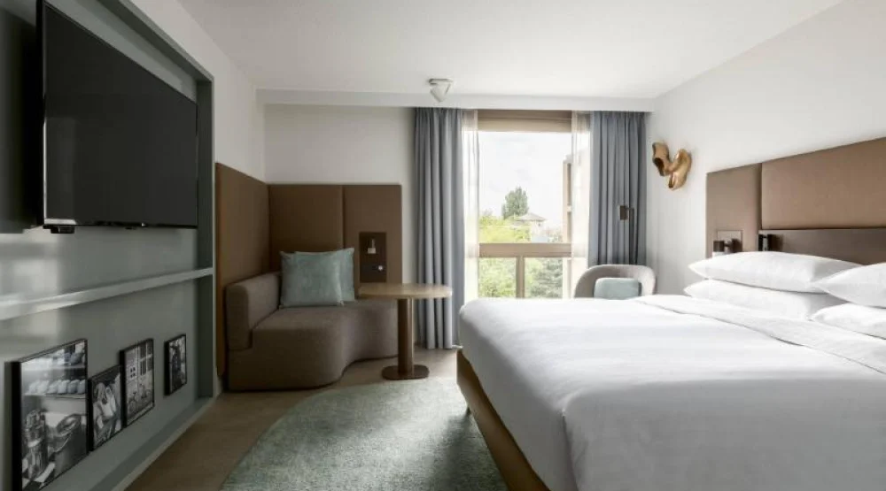 Deluxe Room, Guest Room, One King at Marriott Amsterdam