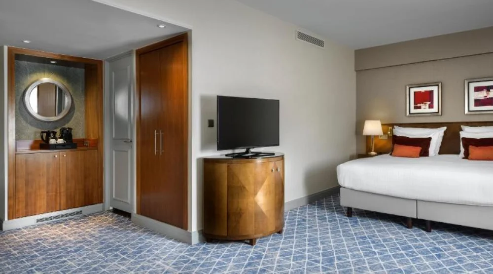 Deluxe Room King at Warwick Brussels