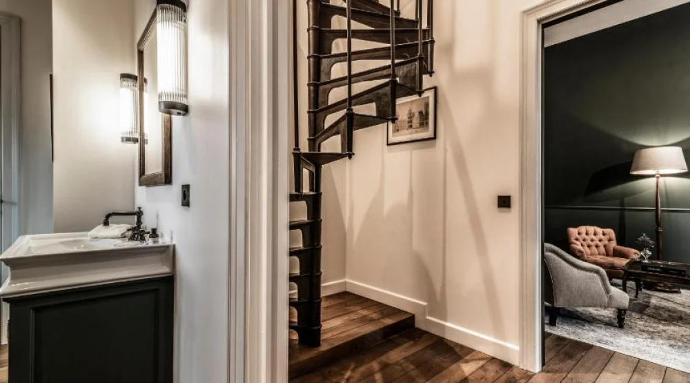 One Bedroom Suite at 1898 The Post