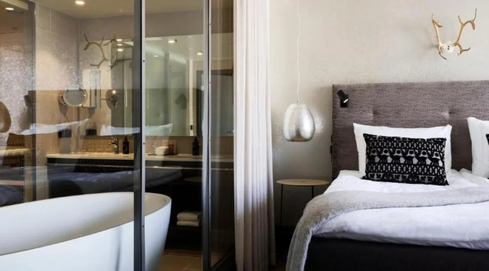 Arctic Deluxe Spa Twin - Bathtub and Sauna at Lapland Hotels Bulevardi