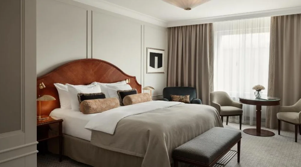 Premium Deluxe King Room at Hotel Kamp