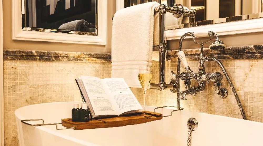 Junior Suite Twin at The Cadogan A Belmond Hotel