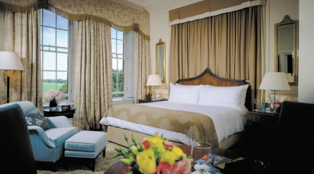 Grand Manor Room with King Bed at Four Seasons Hampshire