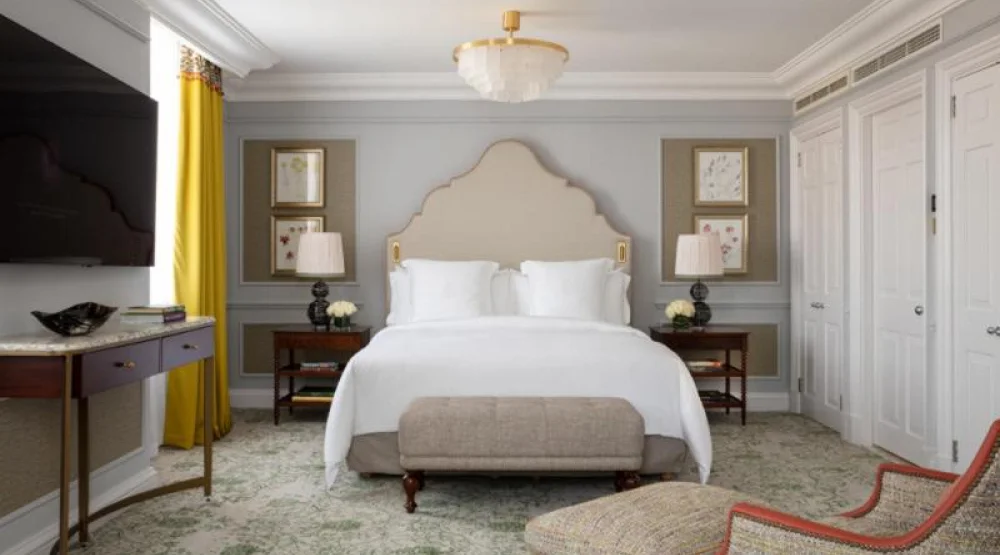 Belvedere Suite with King Bed at Four Seasons Hampshire