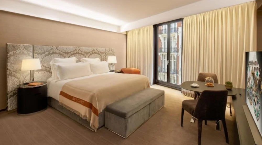 Deluxe, Guest Room, One King Or Two Queen Or Two Double Or Two Twin at Bvlgari Hotel London
