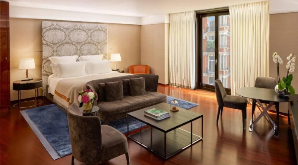 Junior Suite, One King at Bvlgari Hotel London