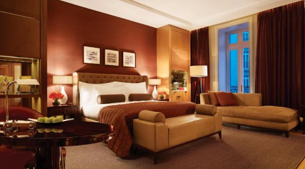 Deluxe Junior Suite at Corinthia London