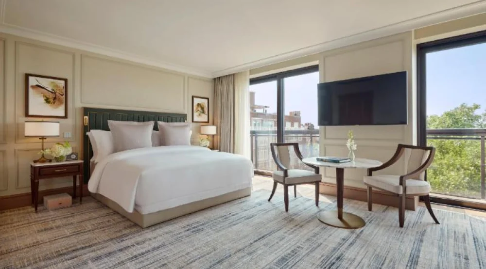 Junior Suite at Jumeirah Carlton Tower