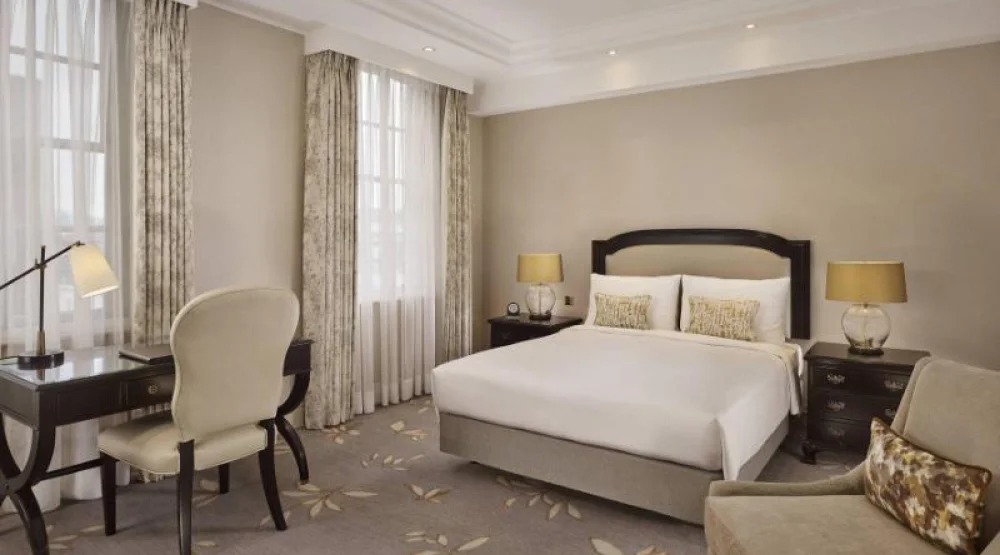 Deluxe Room, Guest Room, Queen at JW Marriott Grosvenor House London