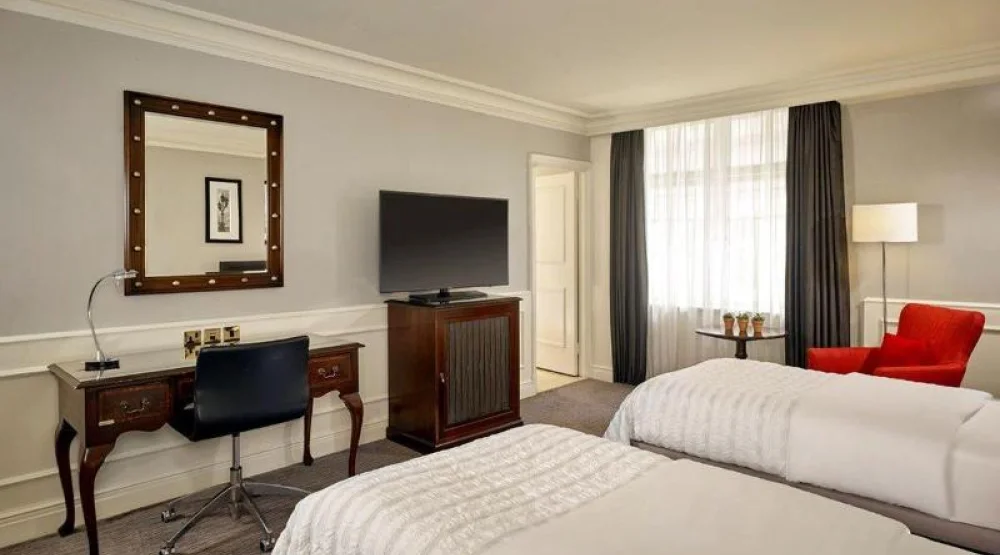 Superior Twin Room at The Dilly