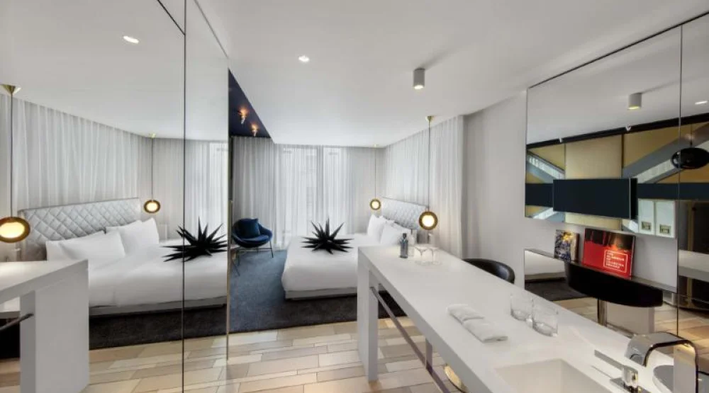 Spectacular Room, Guest Room, One King, Mid Floor at W London