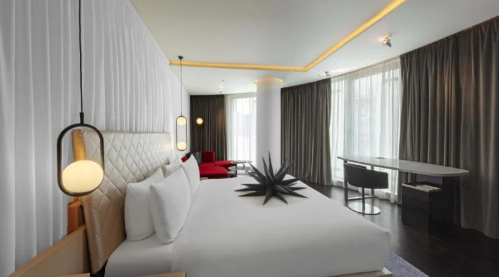 Marvellous Suite, Suite, One King, Separate Bath, Corner Room at W London