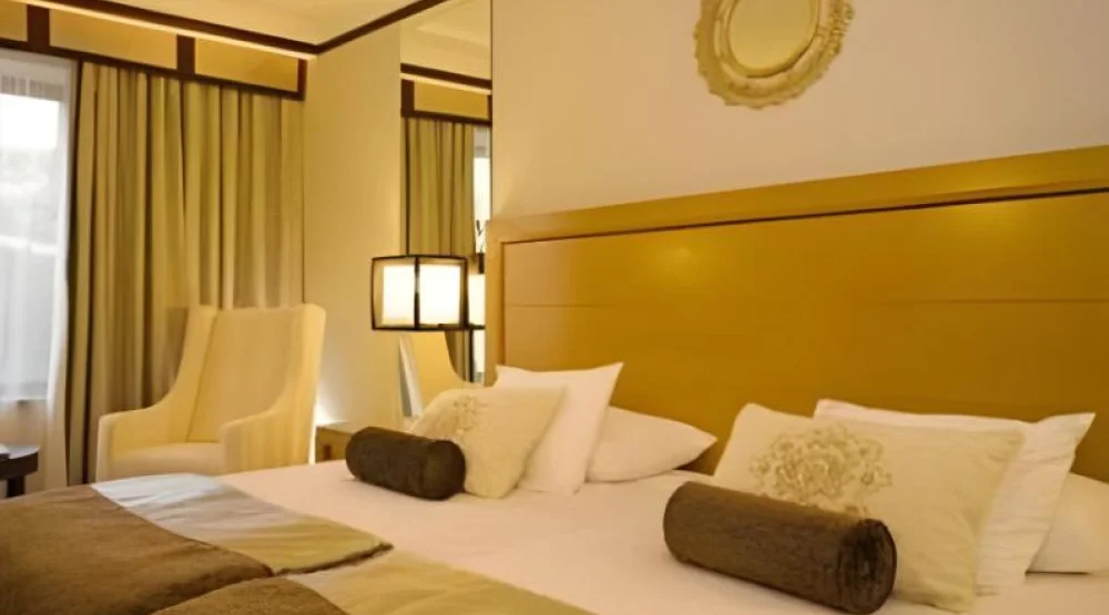 Grand Deluxe Double Room at Grande Real Villa Italia Hotel & Spa