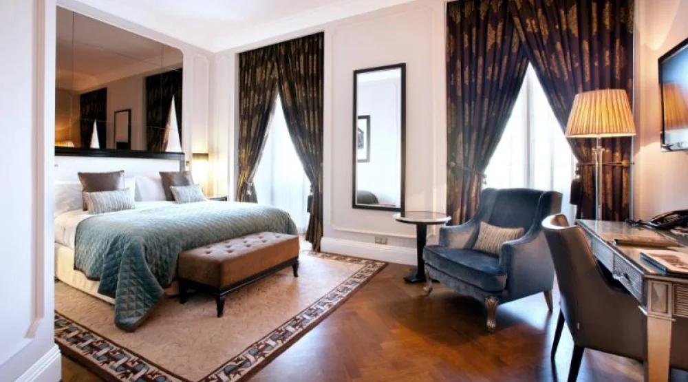 One King Classic Liberty Square View Three Persons at Intercontinental Porto Palacio Das Cardosas