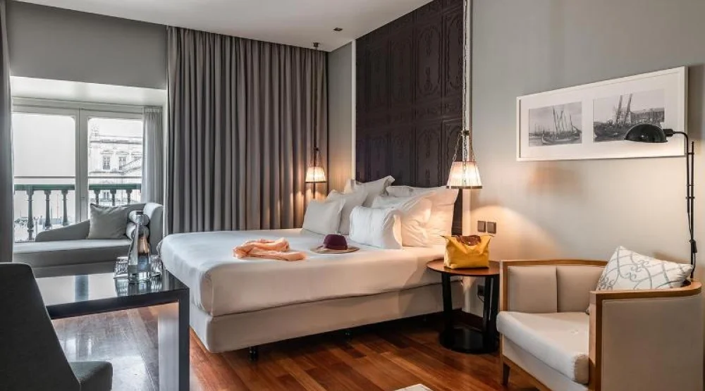 Deluxe Family Room at Pousada De Lisboa Praca Do Comercio