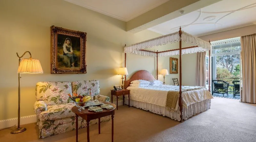 Junior Suite with Balcony at Quinta Jardins Do Lago