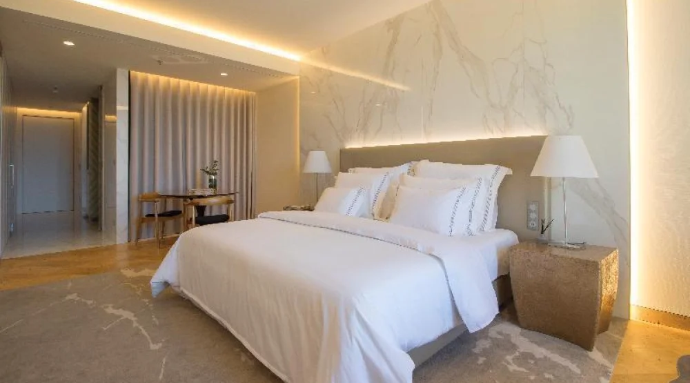 Avenue Room at Savoy Palace