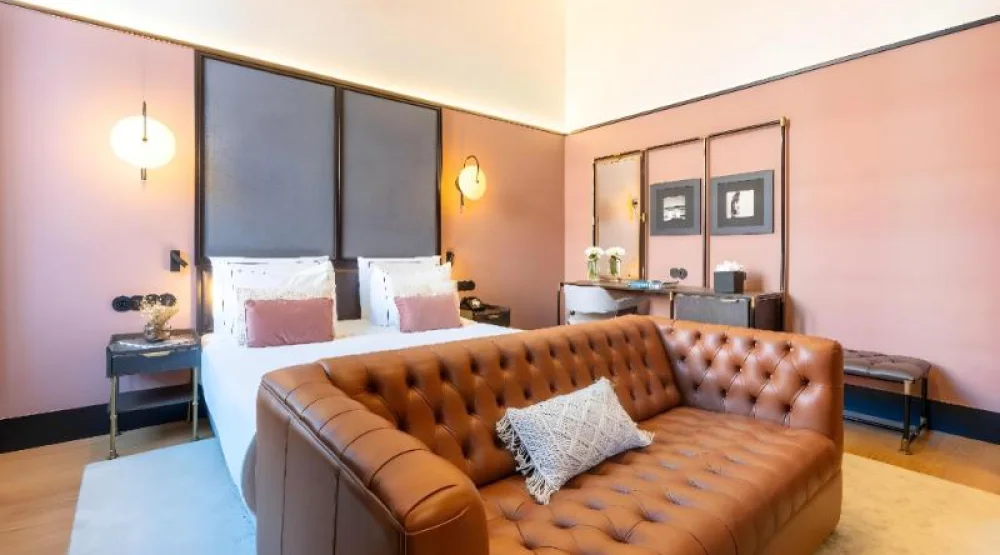 Station Room at The Editory Riverside Santa Apolonia