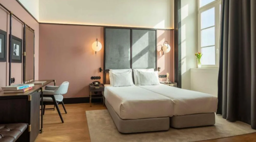 Superior River View Twin Room at The Editory Riverside Santa Apolonia