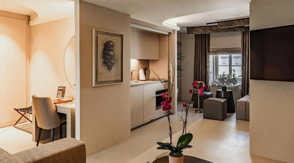 Deluxe King Suite - Annex at Iniala Harbour House