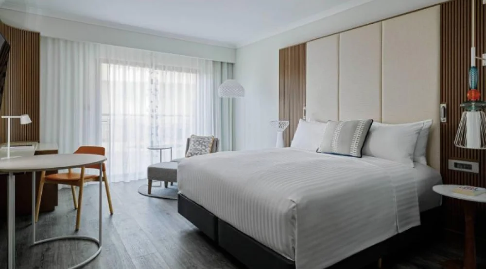 Superior, Guest Room, One King, Courtyard View, Balcony at Malta Marriott Resort & Spa