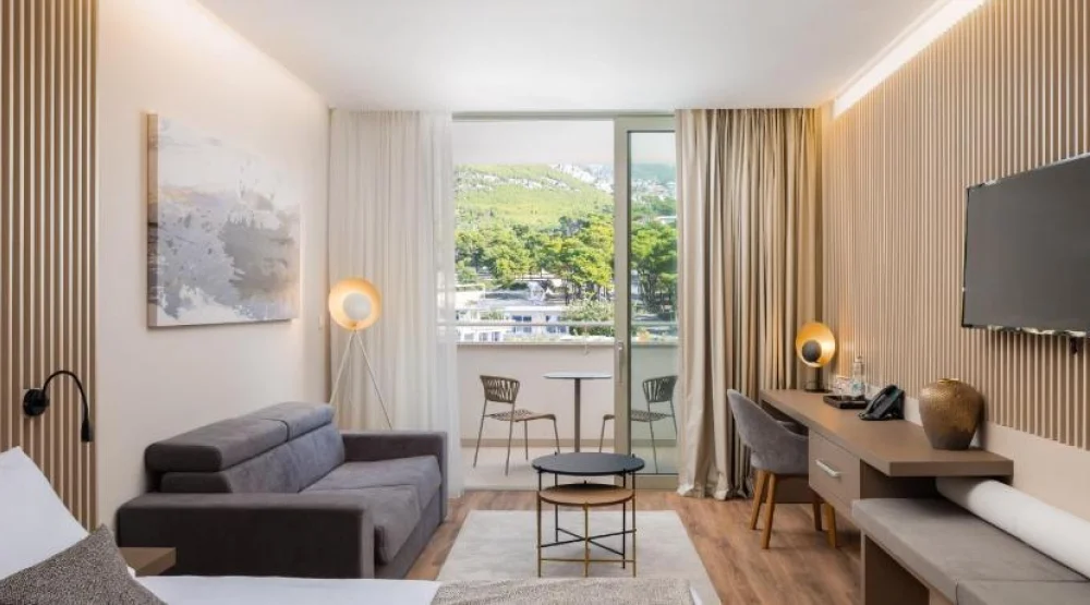 Deluxe Room with Balcony at Aminess Khalani Hotel