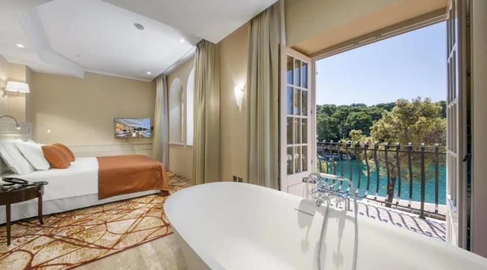 Suite with Sea View at Boutique Hotel Alhambra & Villa Augusta
